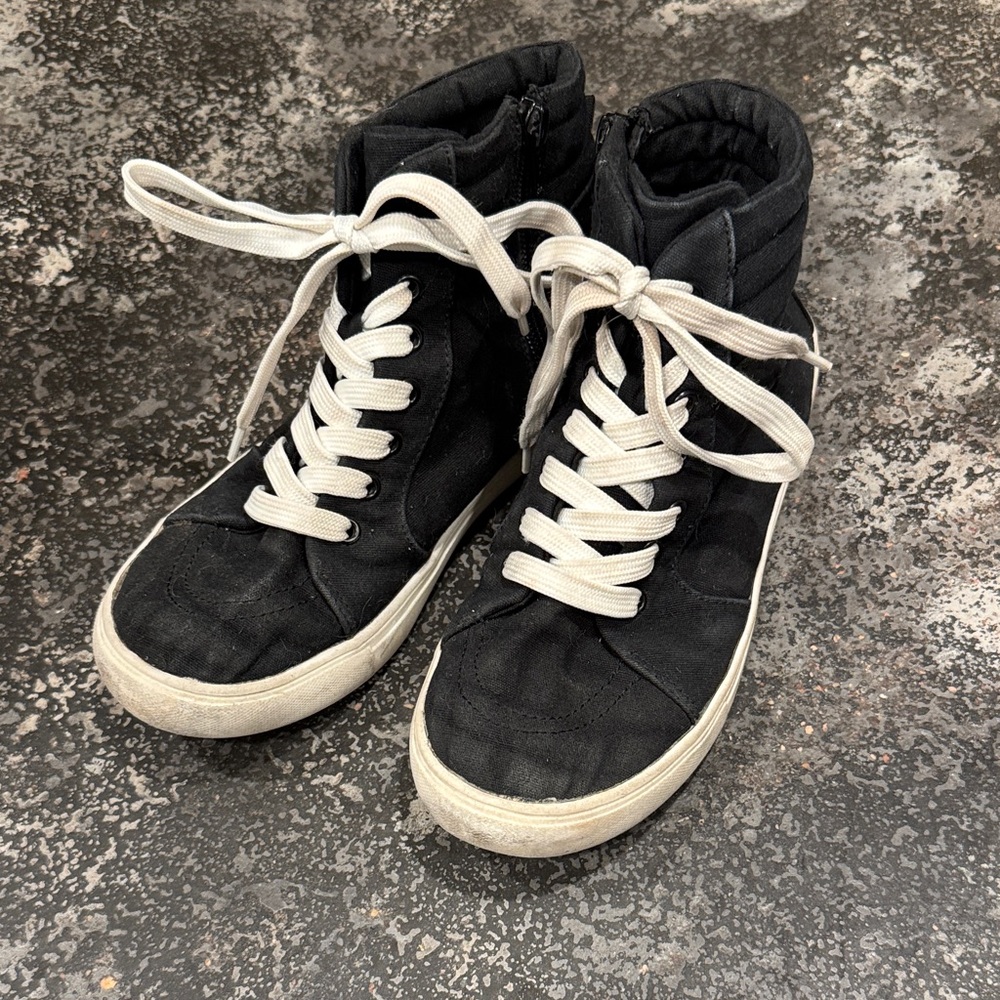 Zara Kids Black and White Hi-Tops With Zipper